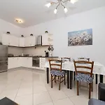 Aparment Kod Kule ツレス