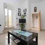 Aparment Kod Kule ツレス
