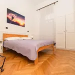 Aparment Kod Kule