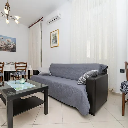 Aparment Kod Kule * Црес