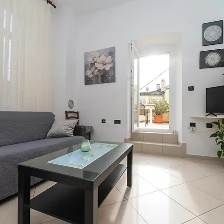 Aparment Kod Kule