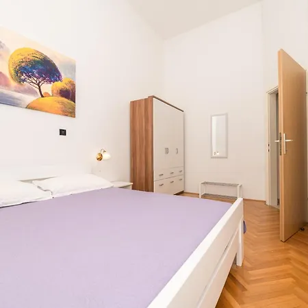 Aparment Kod Kule