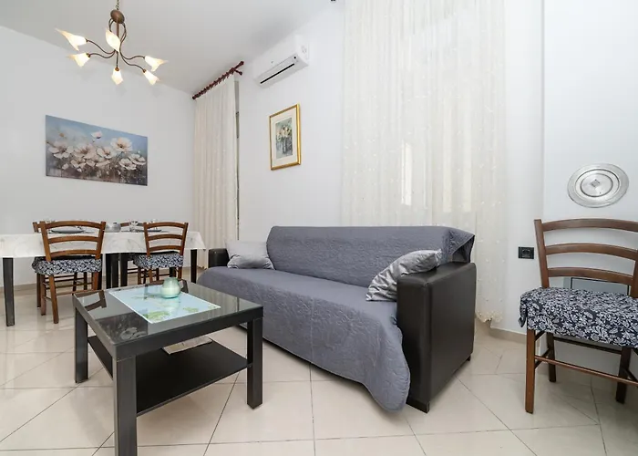 Aparment Kod Kule * Црес